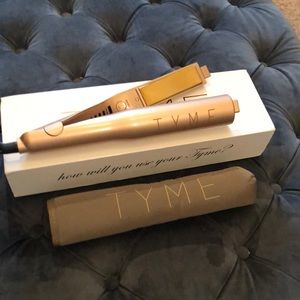 Tyme Iron- with adjustable heat settings